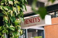 Henley's Bar and Kitchen logo