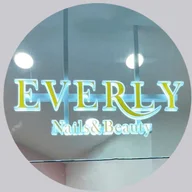 Everly Nails & Beauty logo
