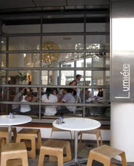 Lumiere Cafe. logo