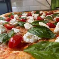 Famous Slice logo