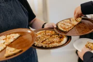 Melbourne Mobile Pizza logo