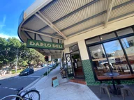 Darlo Deli logo