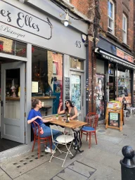 Chez Elles Bistroquet logo