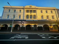 Meridian Hotel logo
