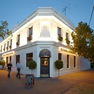 O'Connells Hotel logo