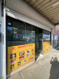 Momo's Hunt logo
